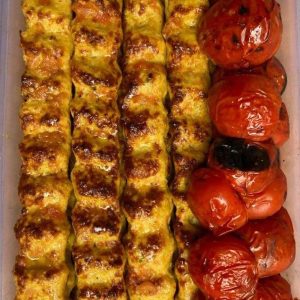 کباب مرغی با گوشت گوسفندی(یک سیخ با دورچین)